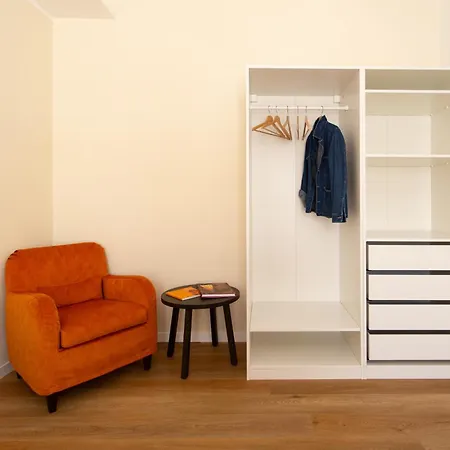 Essence - Boutique In The Heart Of 3*