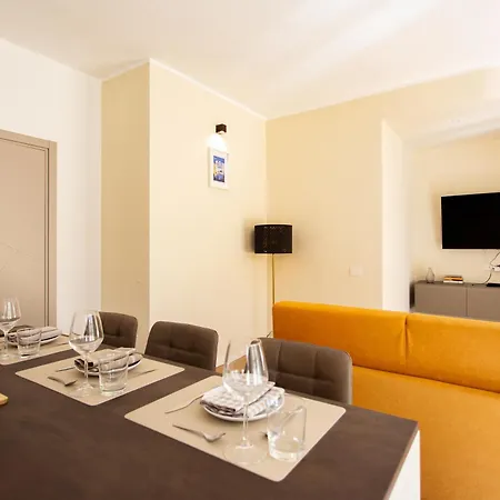Essence - Boutique In The Heart Of 3* カリアリ